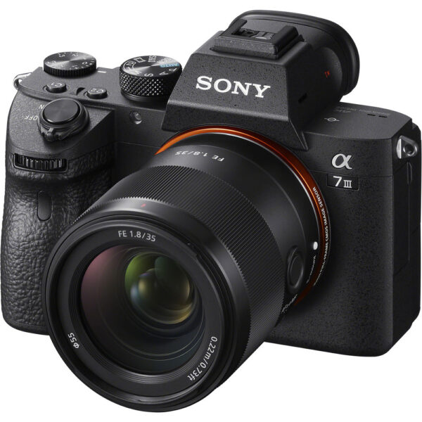 Sony FE 35mm f/1.8