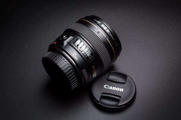 Canon EF 85mm f/1.8 USM