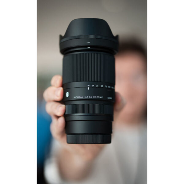 Sigma 16-300mm f/3.5-6.7 DC OS Contemporary