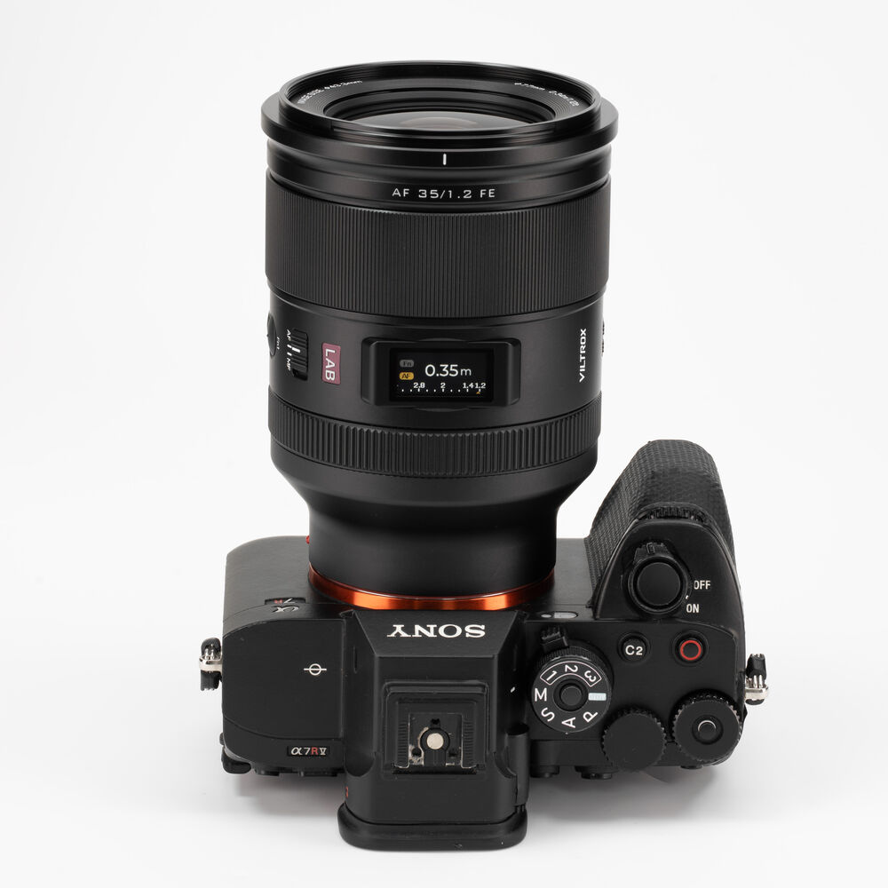 Viltrox-AF-35mm-f1.2-LAB-FE-6 Viltrox AF 35mm f/1.2 LAB